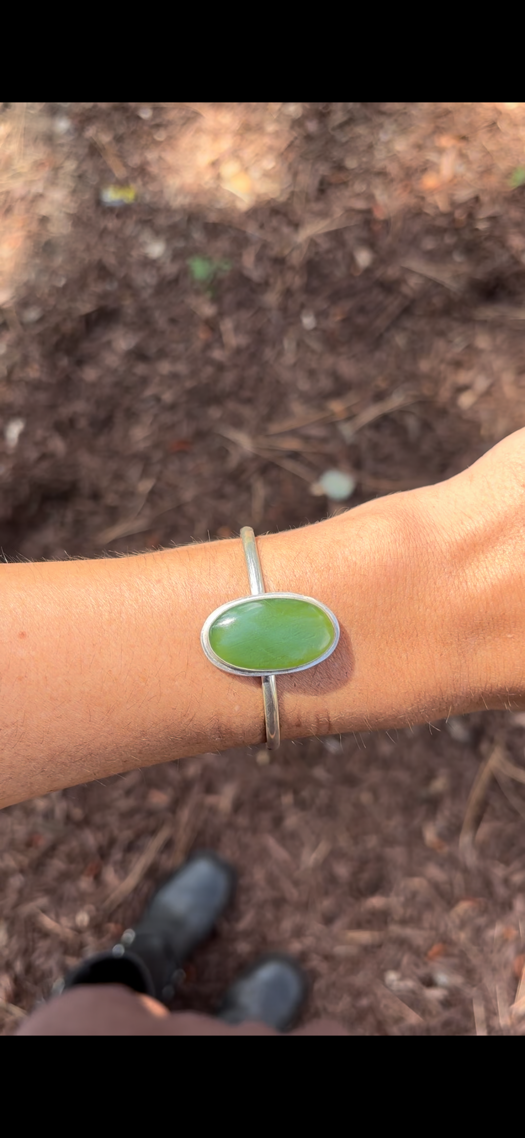 grounded adjustable cuff