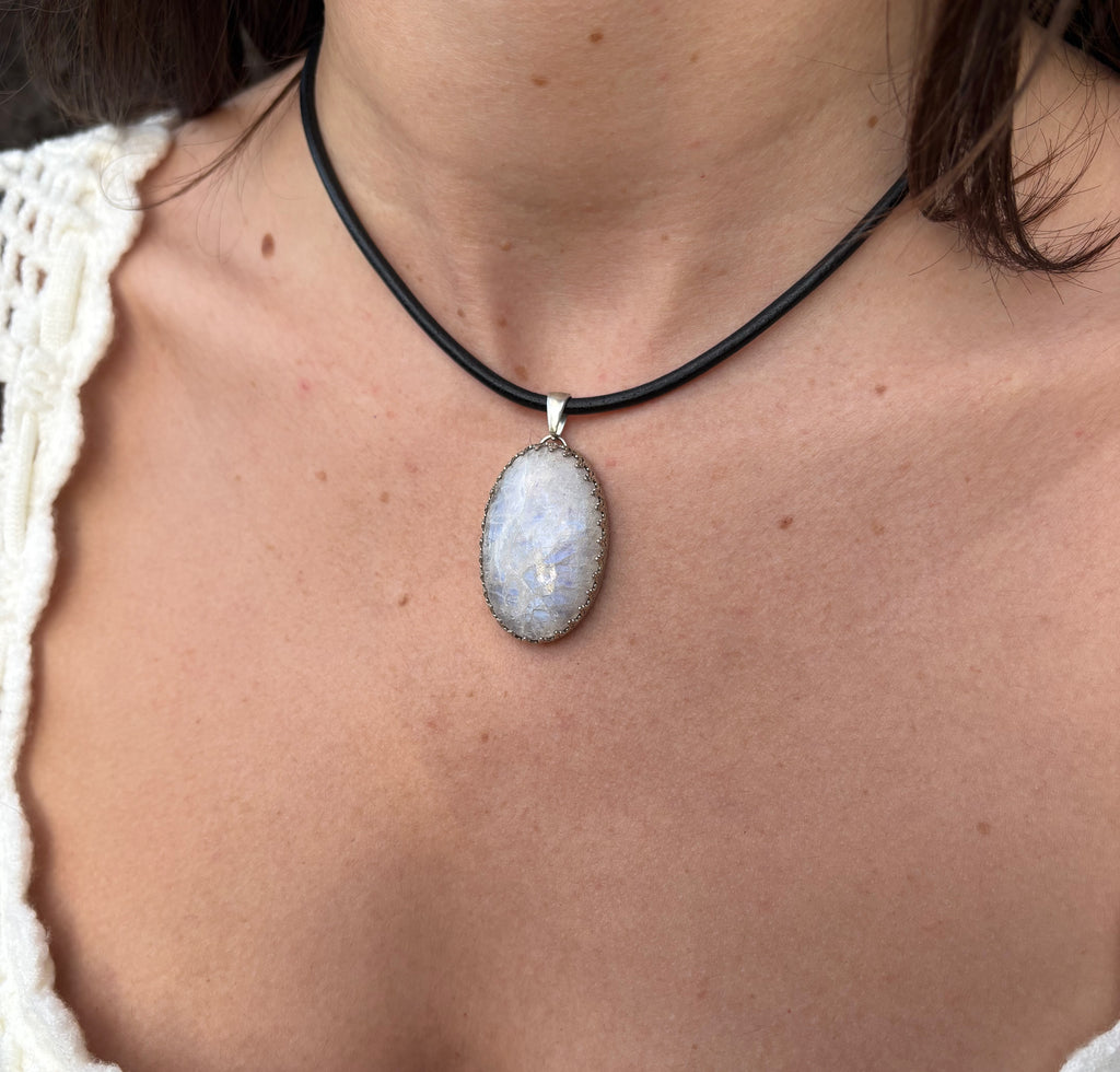 Aphrodite Pendant