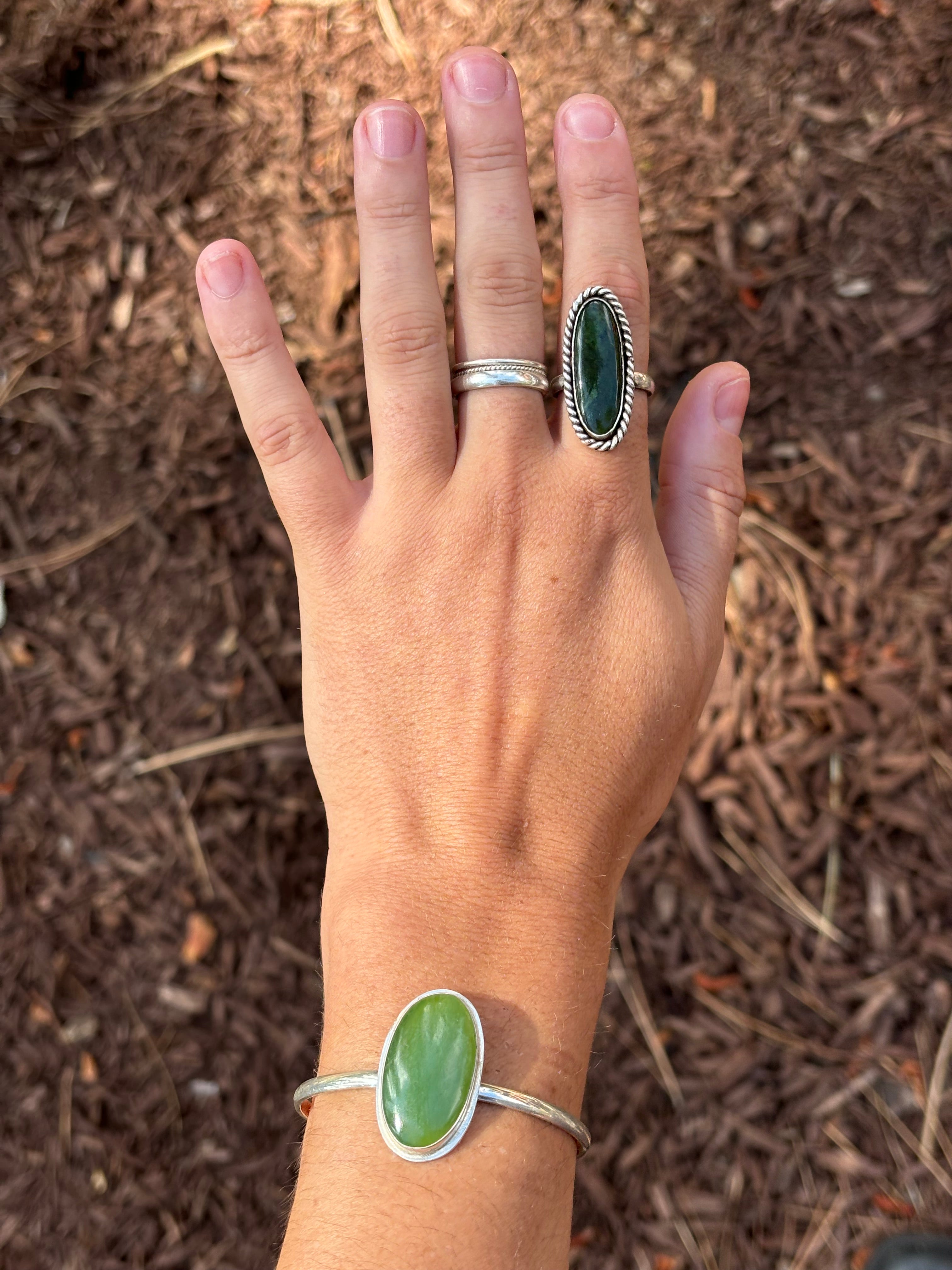 grounded adjustable cuff