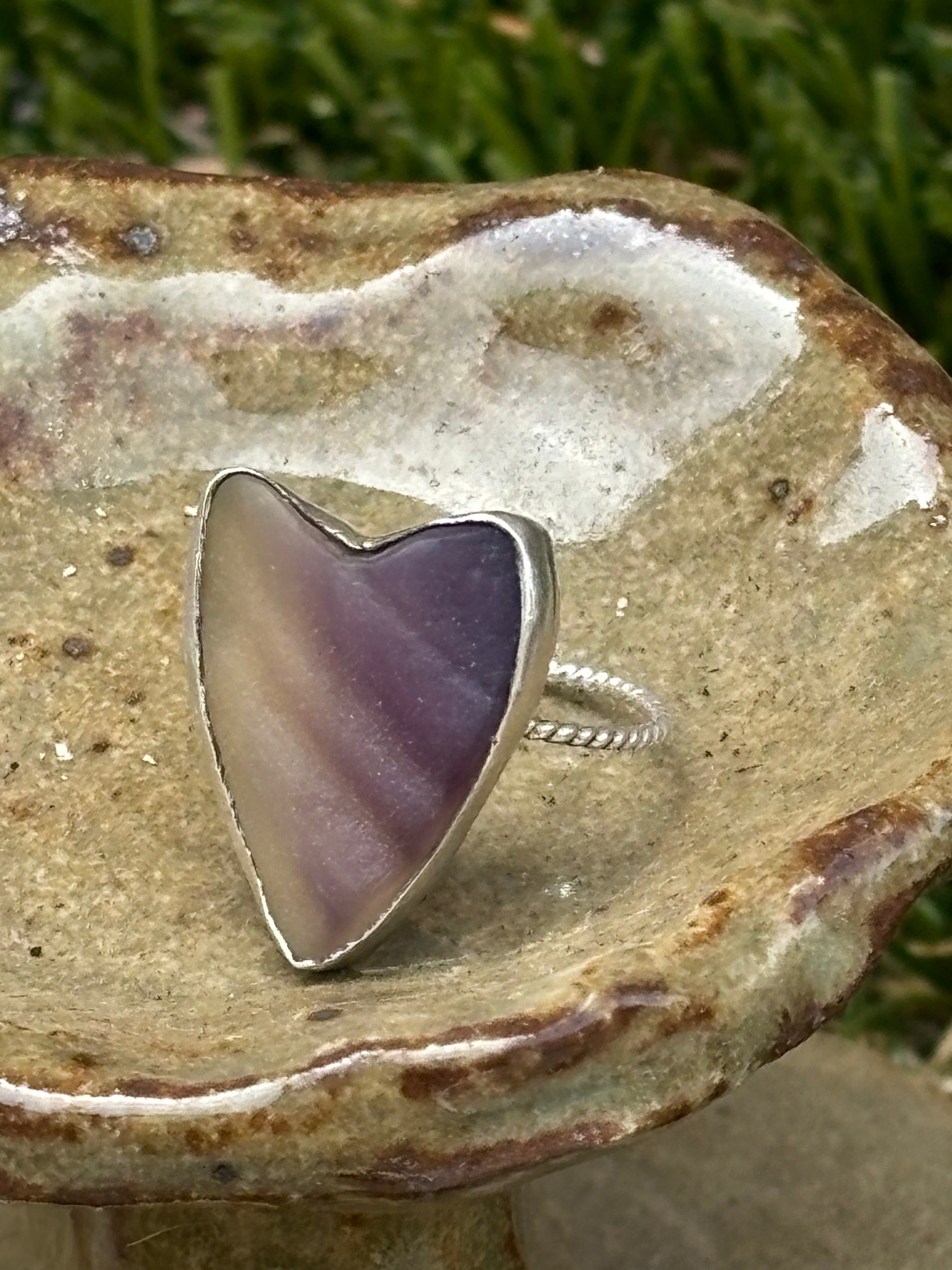 size 6 heart shell ring